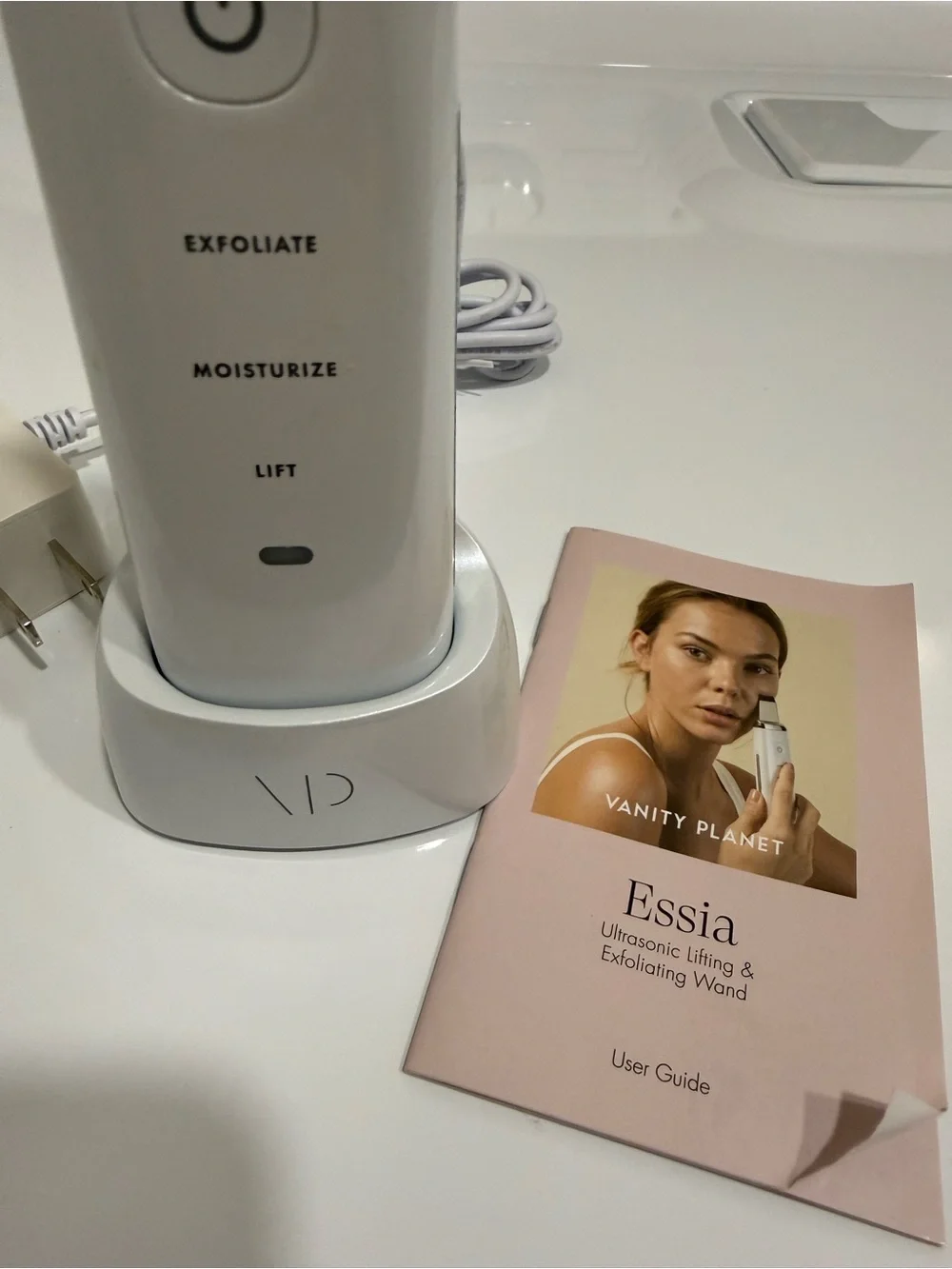 Vanity Planet Essia Ultrasonic Lifting & Exfoliating Wand - White
